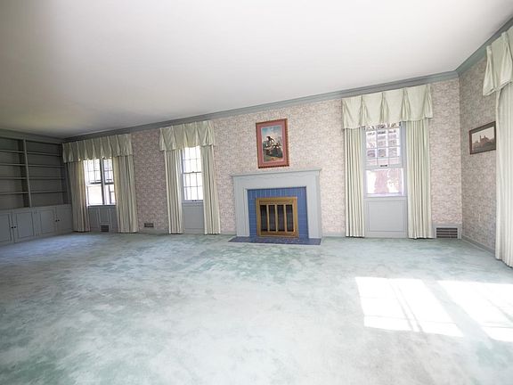 3rd image of 1402 1st Ave