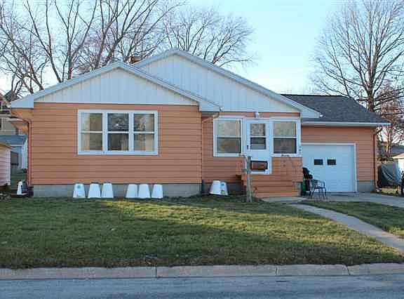 2nd image of 305 5th St