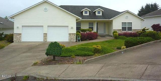 1st image of 5027 NE Voyage Ave