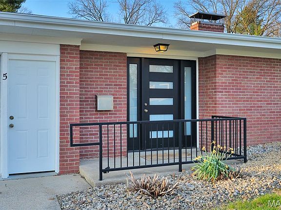 4th image of 5 Rock Hill Ct