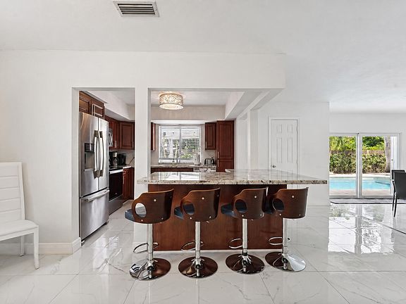 4th image of 1243 Garfield Street