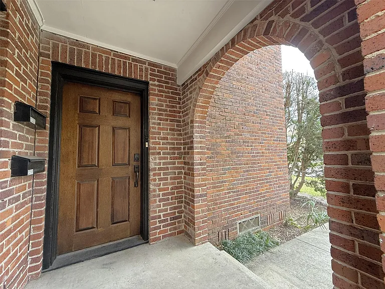 2311 Wroxton Rd — Photo 22