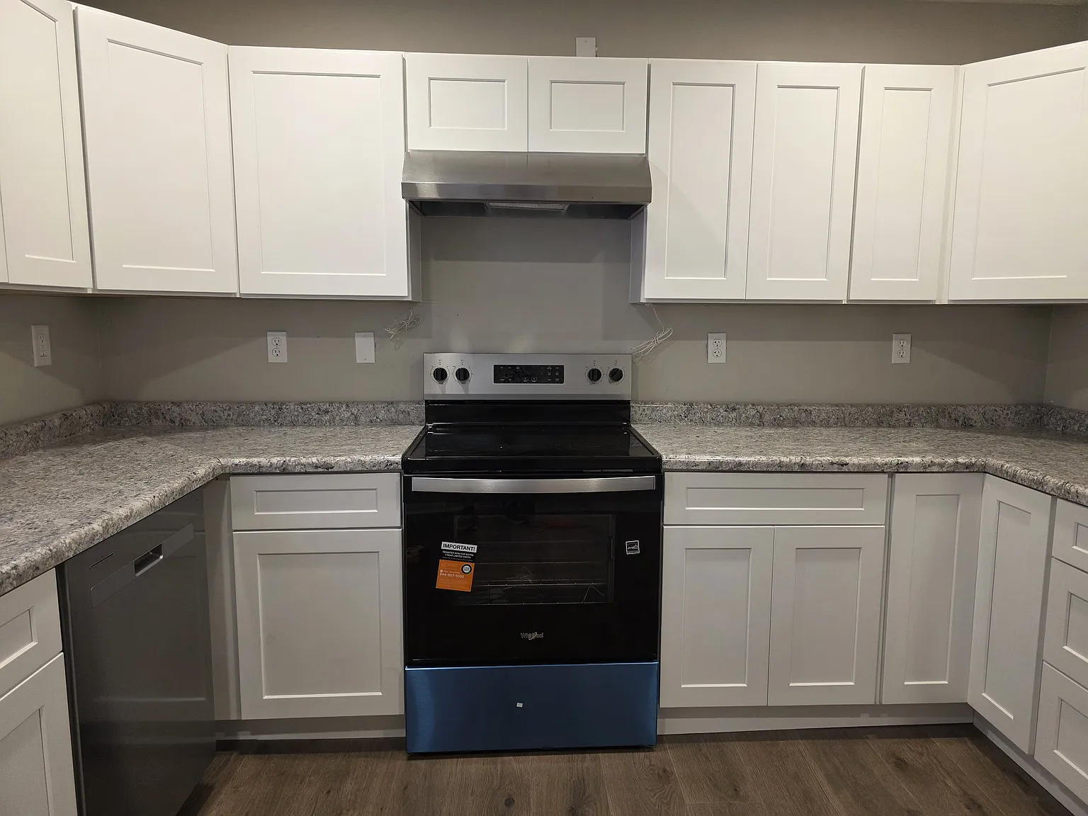 924 Old Valley Dr — Photo 3