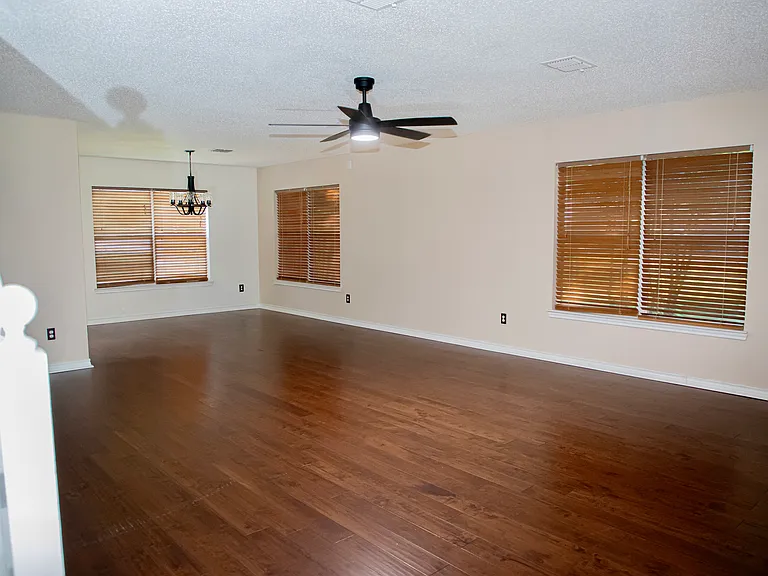 2201 Driskell Ln — Photo 5