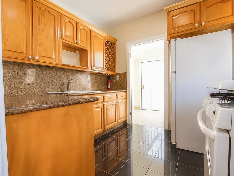 3109 S Catalina St — Photo 3