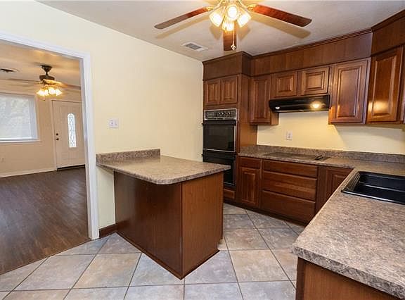 4th image of 3253 Reine Ave