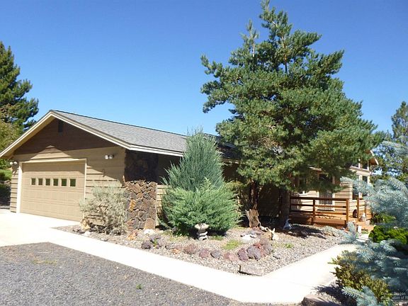 2nd image of 3312 NW Knob Hill Way