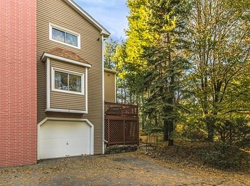 1st image of 17 Aurora Ln #17
