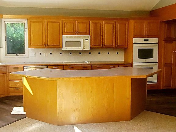 5th image of 3000 Princeton Dr