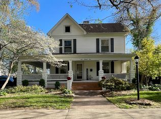 405 E Cypress St, Charleston, MO 63834