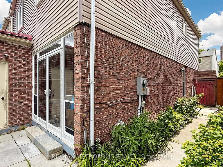 61 Horseshoe Cres #BASEMENT — Photo 5