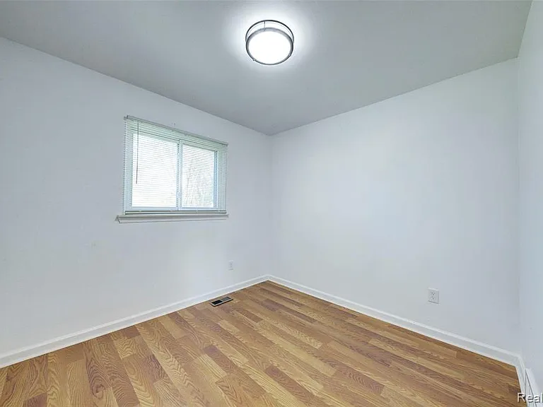 35030 Michelle Dr — Photo 33