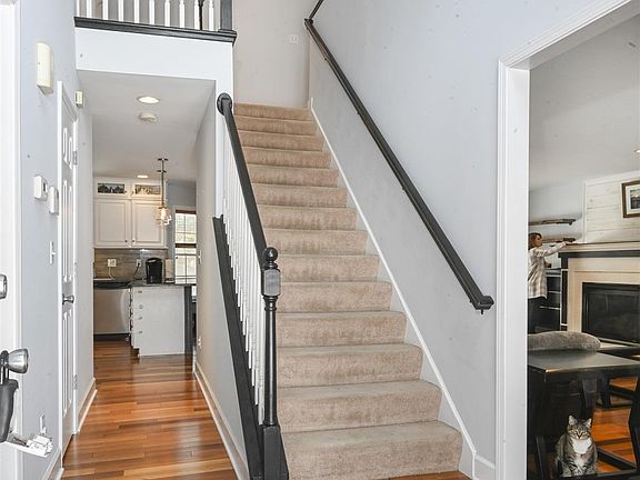 3rd image of 23 Kimberly Ln