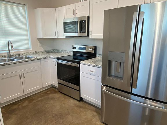 4th image of 504 S Alder St #B