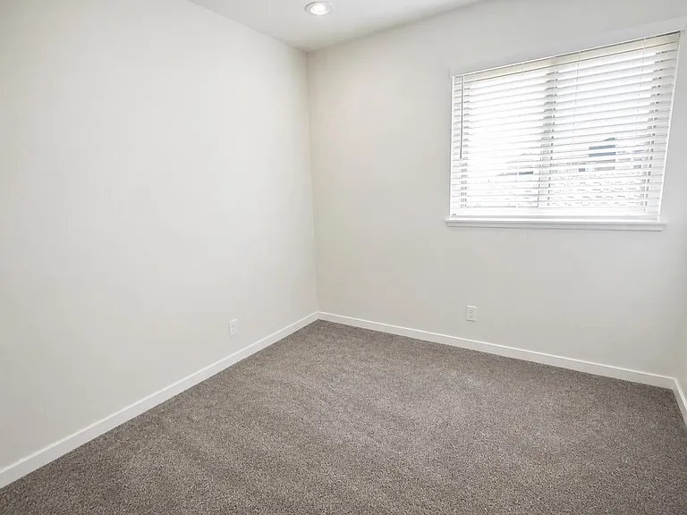 3853 Bixby Dr — Photo 9