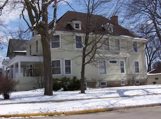 214 W 2nd St, Belvidere, IL 61008