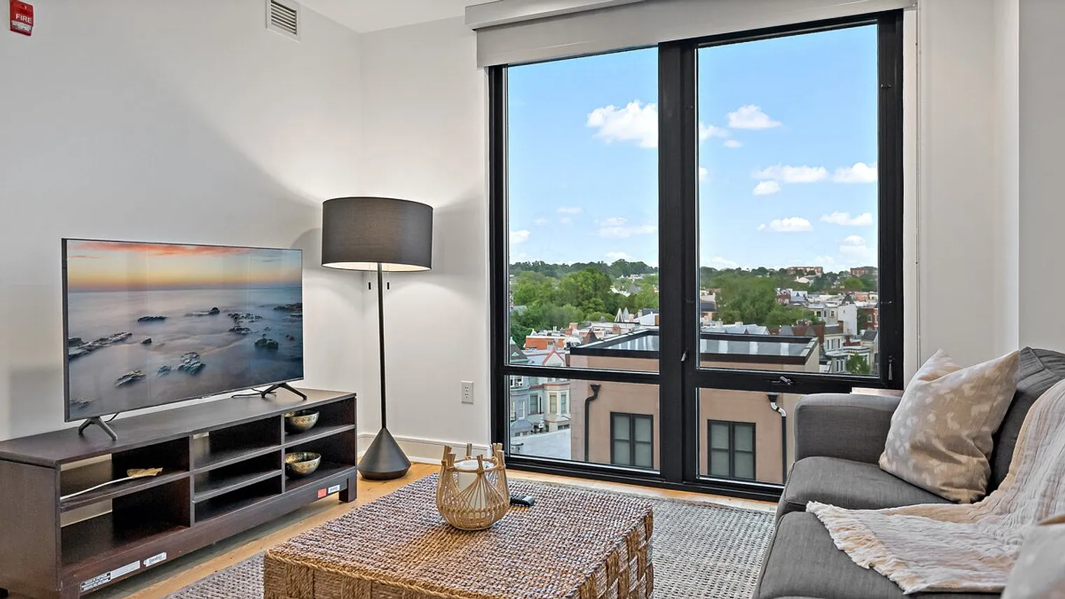1 bed, 1.0 bath, $5,797 — Photo 3