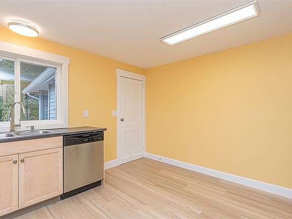 5th image of 5934 Highland Ave