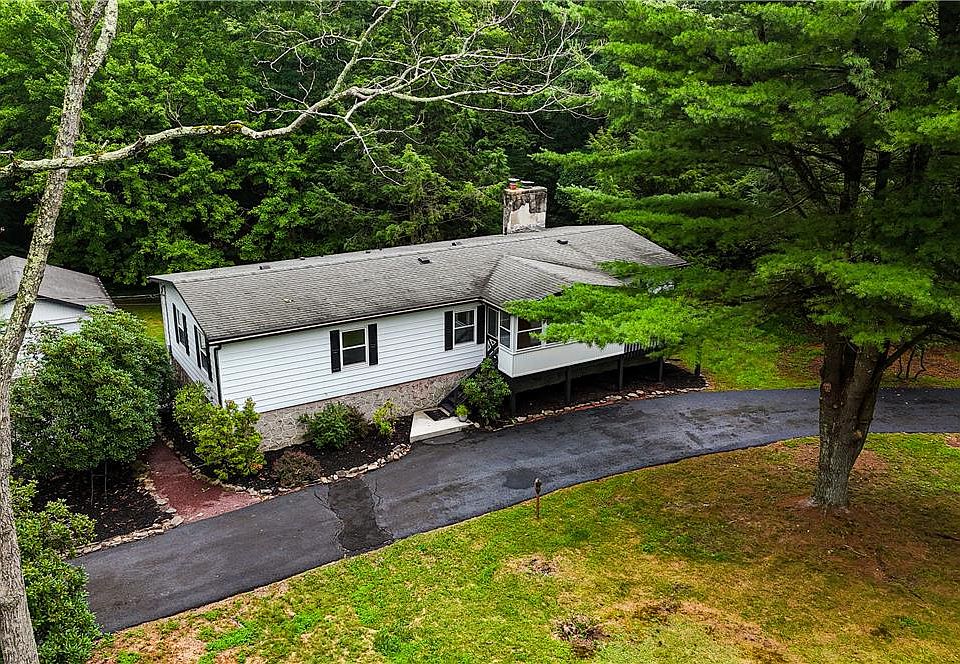 1st image of 48 White Spruce Way