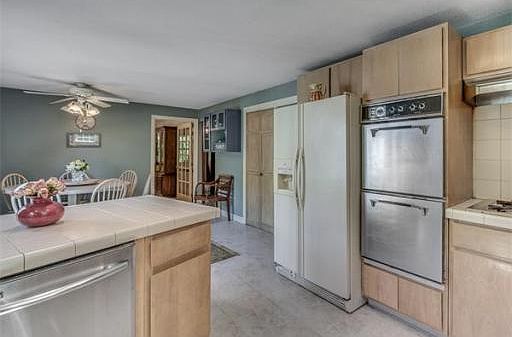5th image of 91 Holliston St