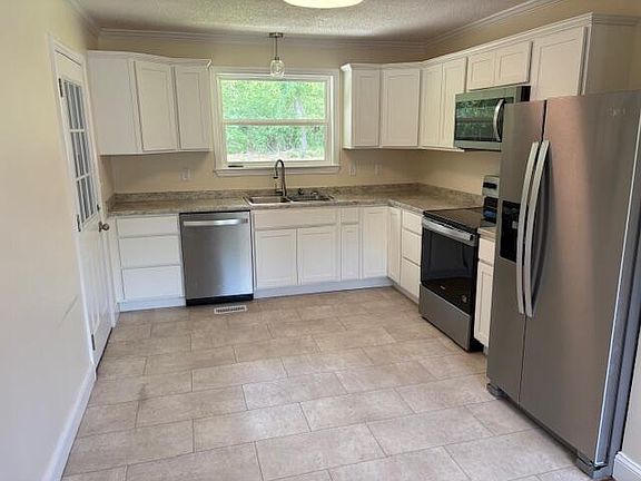 2nd image of 241 Hiawatha Cir