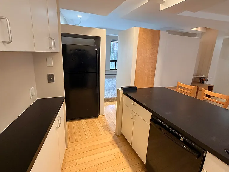 401 State St #P101 — Photo 11