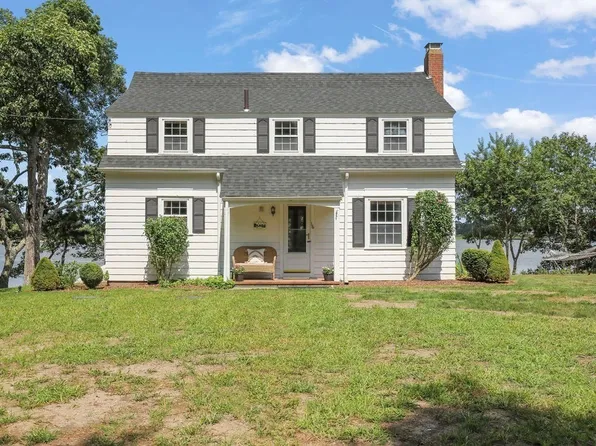 16 Salt Marsh Ln, Wareham, MA 02571