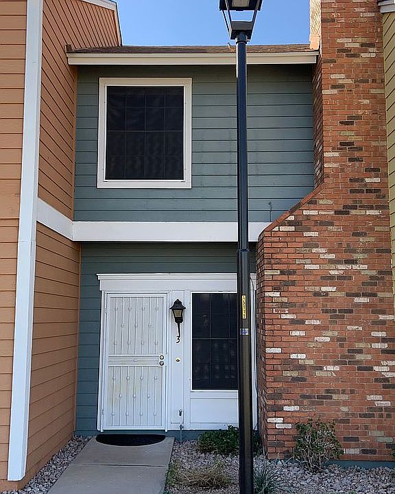1st image of 1970 N Hartford St Unit 3