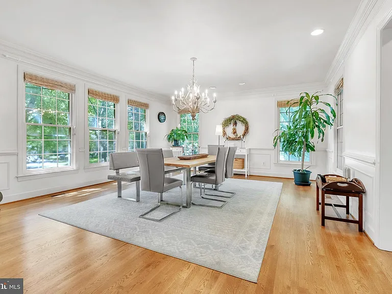 9708 Meyer Point Dr — Photo 6