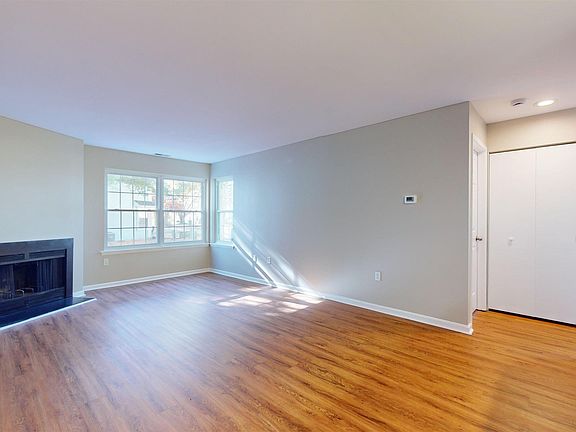 3rd image of 30 Driftwood Ct #30