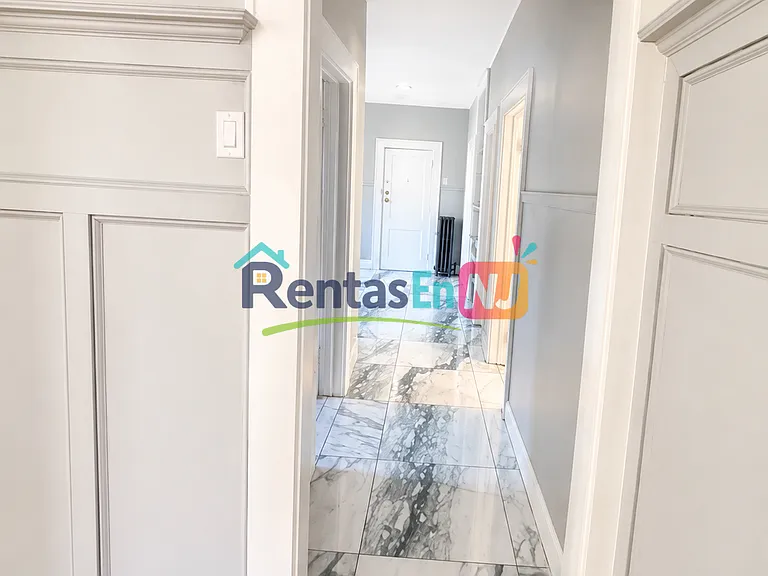 549 S 20th St #3A — Photo 7