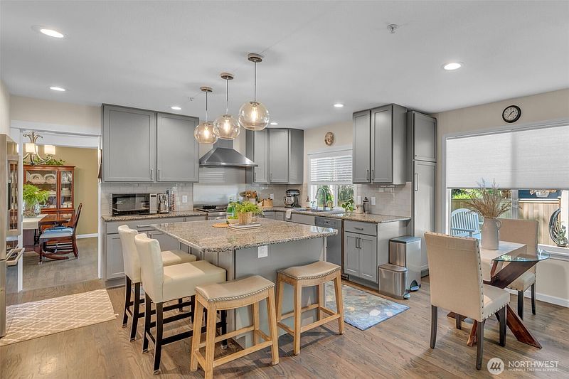 4th image of 14639 20th Avenue SW
