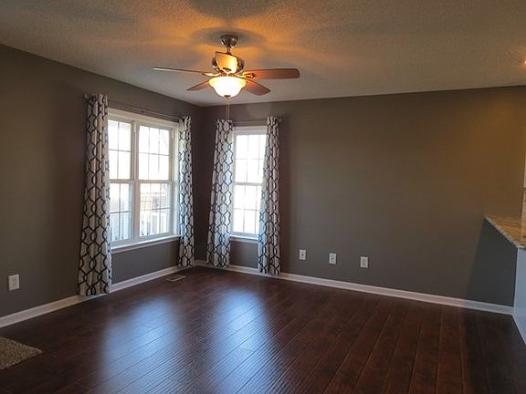 4th image of 306 Twin Creeks Dr