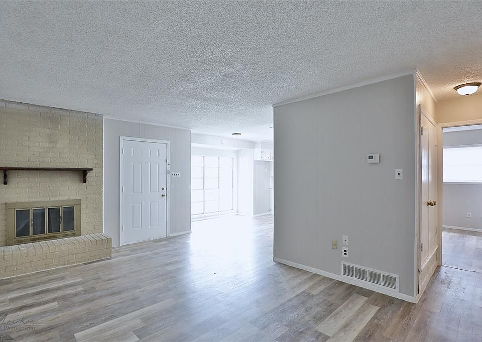 1st image of 417 Somerset Pl