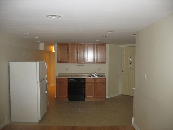 5th image of 2527 N Monticello Ave Front 1