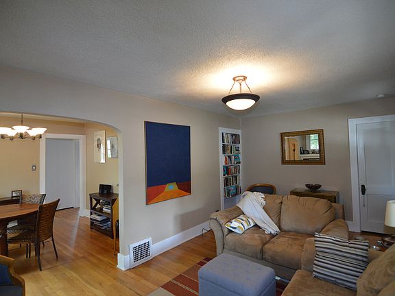 4th image of 403 E Louisiana Ave