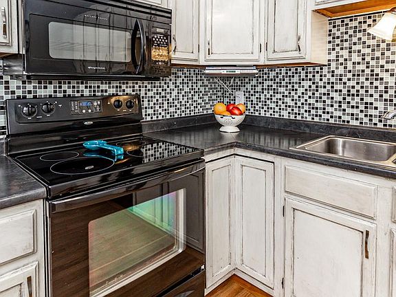4th image of 311 6th St NW