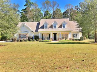 290 Kensington Dr, Sharpsburg, GA