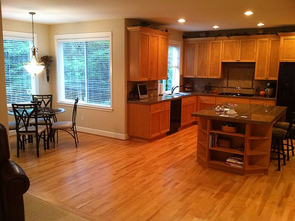 3rd image of 26715 SE 272nd St