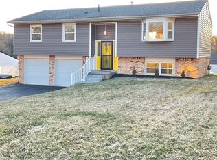 629 Meadowridge Ave NW, Canton, OH 44708