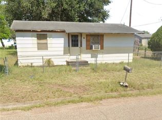 412 W Magnolia St, Hebbronville, TX 78361