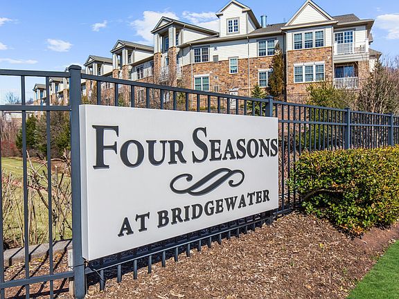 2nd image of 158 Victoria Dr #158