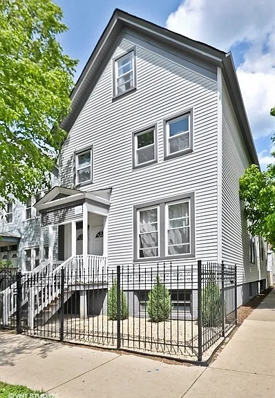 1701 N Maplewood Ave #1 — Photo 1