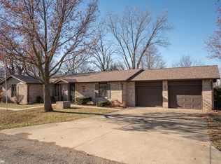 245 S 9th St, Warsaw, IL 62379