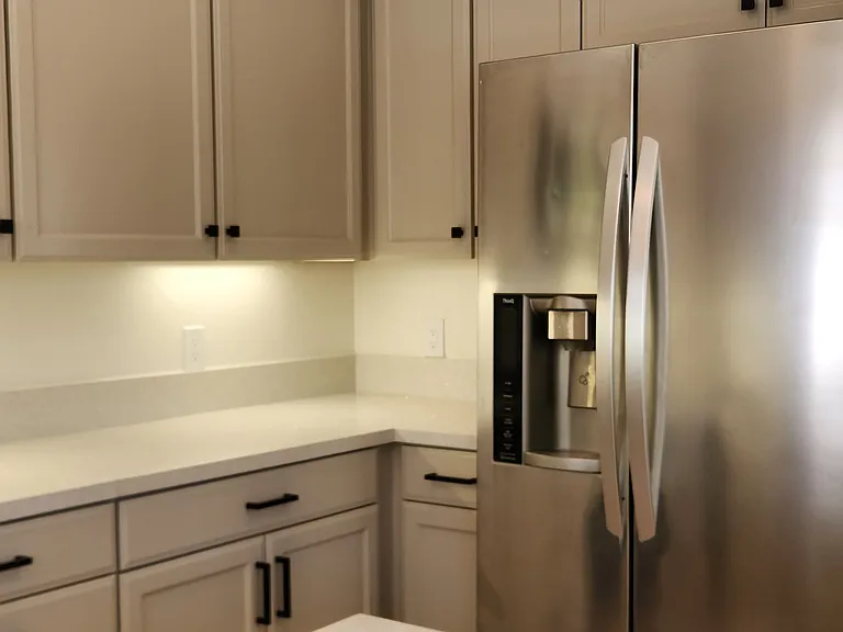 2246 Levante St — Photo 27