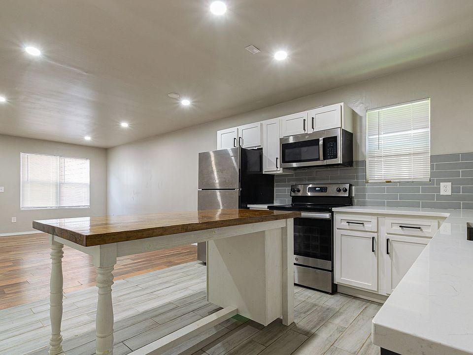 1st image of 735 NW 30th St #4