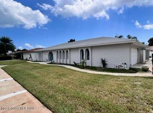 490 E Amherst Cir, Satellite Beach, FL 32937