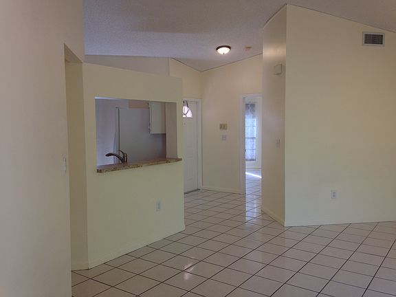 3rd image of 10315 NW 56th St