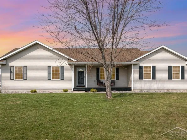 10075 Dove Dr, Freeland, MI 48623