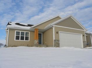 5520 Ruhd St SW, Cedar Rapids, IA 52404